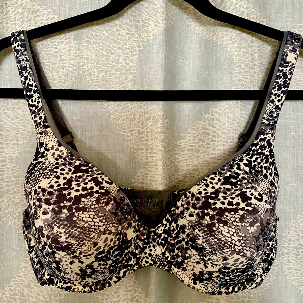 Vanity Fair grey and white animal print bra. 36C
